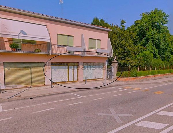 locale commerciale in vendita a Spinea