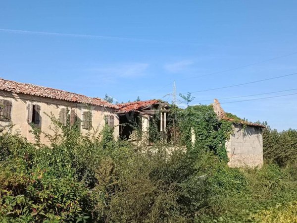 casa indipendente in vendita a Stra in zona San Pietro