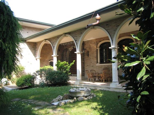 casa indipendente in vendita a Stra