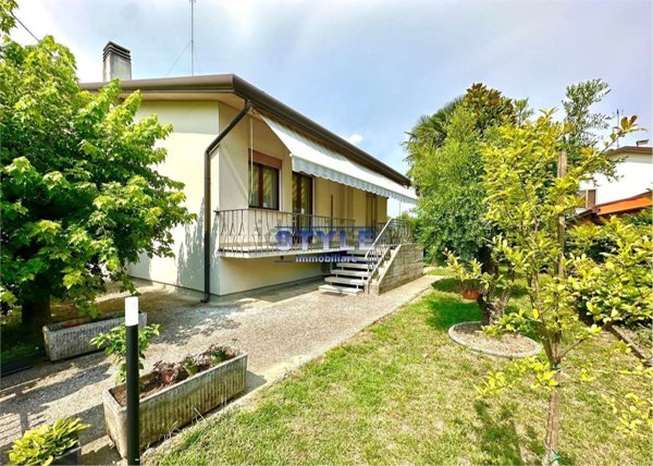 casa indipendente in vendita a Stra in zona Paluello