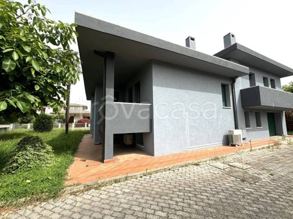 casa indipendente in vendita a Stra in zona Paluello