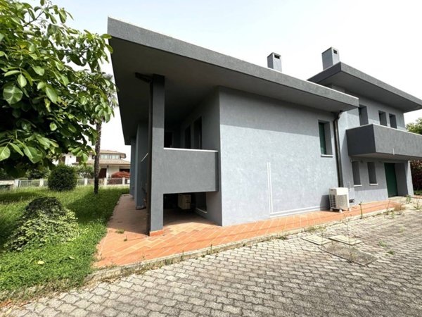 casa indipendente in vendita a Stra in zona Paluello