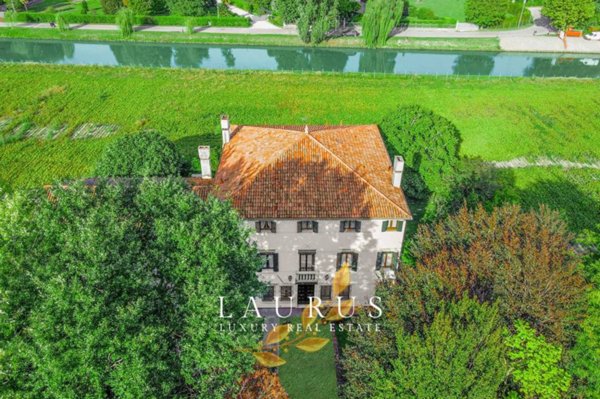 casa indipendente in vendita a Stra