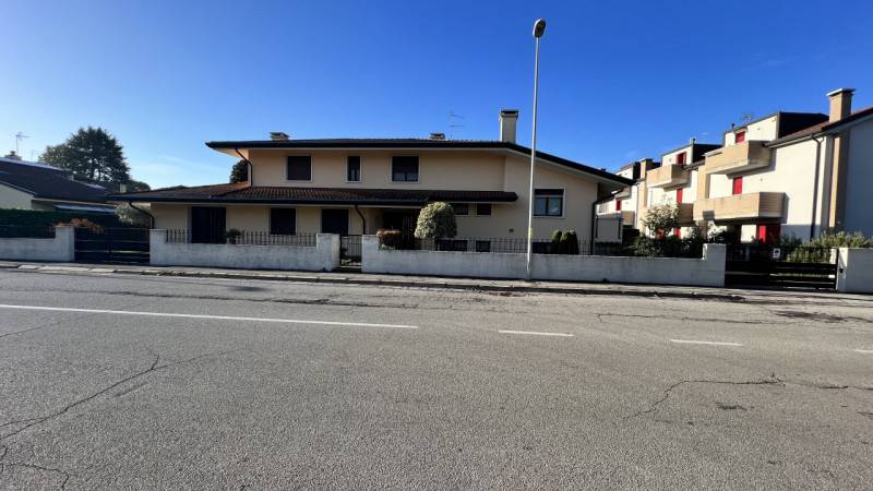 casa indipendente in vendita a Stra