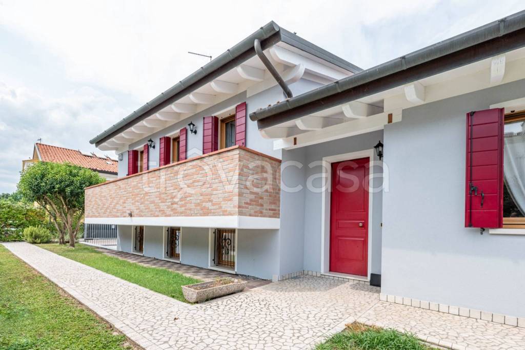 casa indipendente in vendita a Stra in zona San Pietro