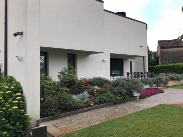 casa indipendente in vendita a Stra