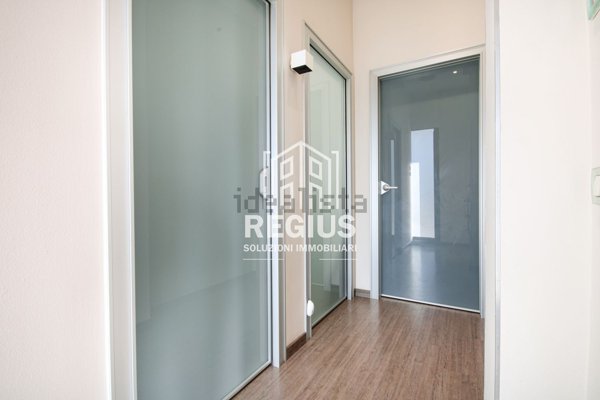 locale commerciale in vendita a Stra