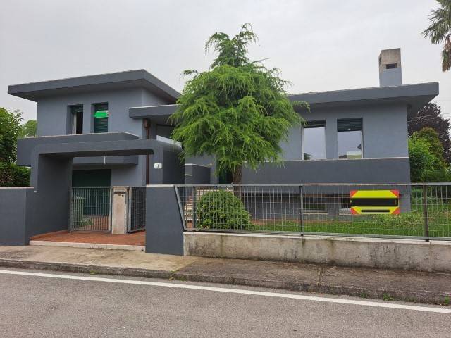 casa indipendente in vendita a Stra in zona Paluello