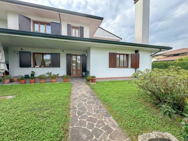 casa indipendente in vendita a Stra