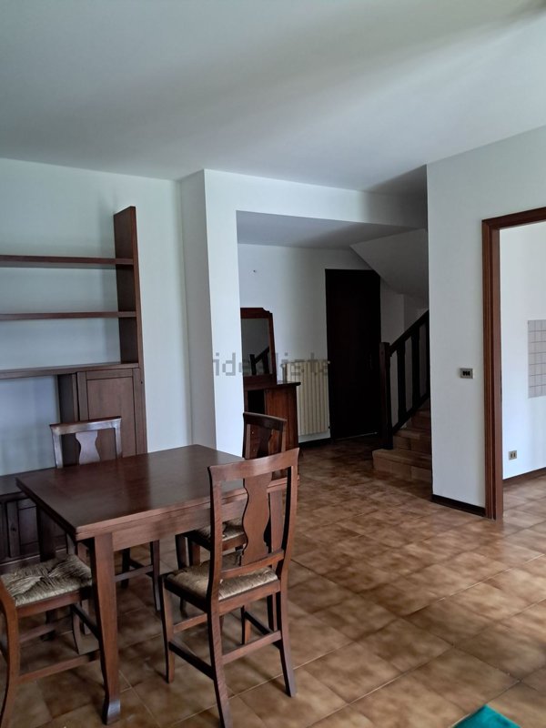 esavano in vendita a Stra