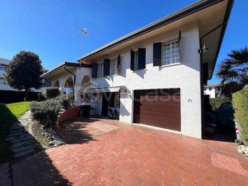 casa indipendente in vendita a Stra