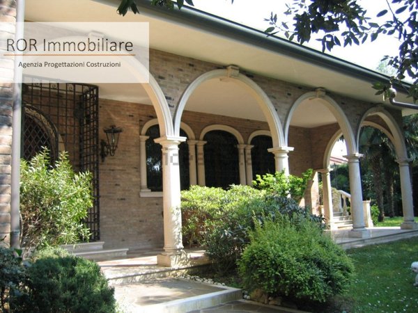 casa indipendente in vendita a Stra