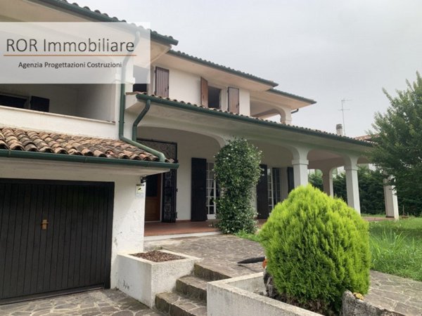 casa indipendente in vendita a Stra