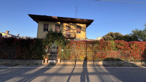 casa indipendente in vendita a Stra in zona San Pietro