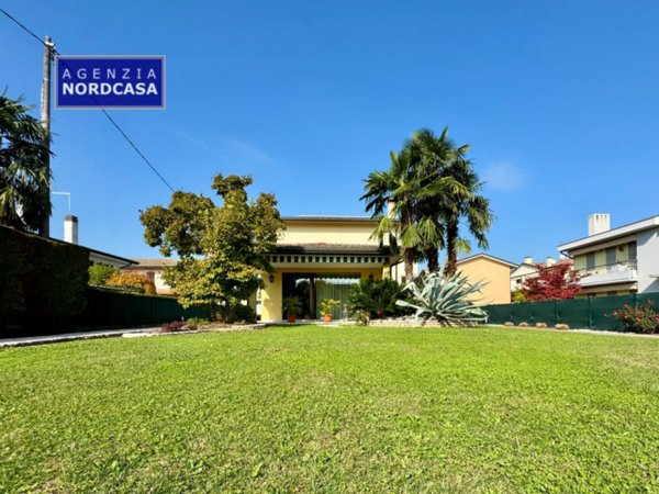 casa indipendente in vendita a Stra in zona San Pietro