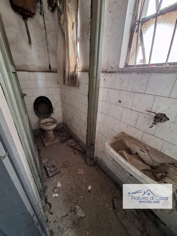 locale di sgombero in vendita a Stra in zona San Pietro