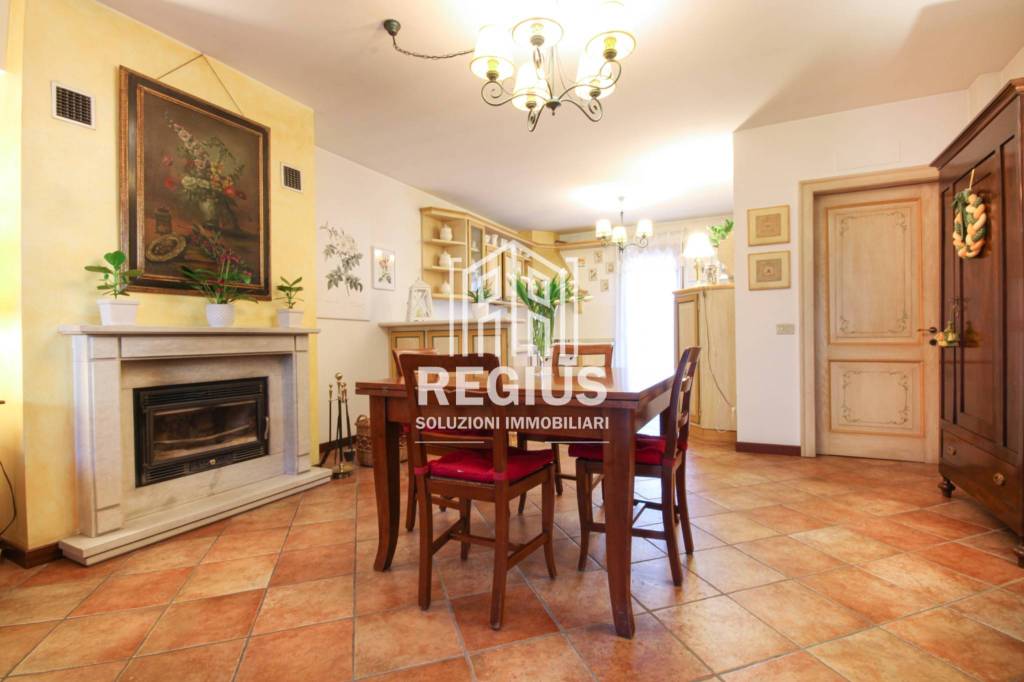 casa indipendente in vendita a Stra