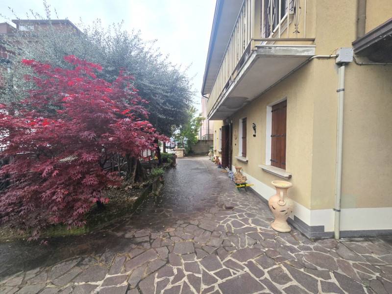 casa indipendente in vendita a Stra in zona San Pietro