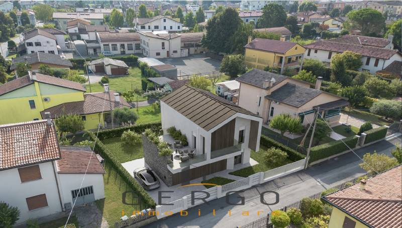 casa indipendente in vendita a Stra