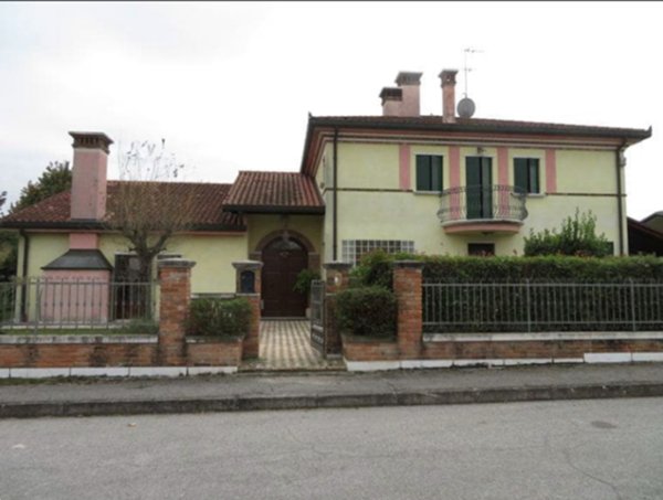 casa indipendente in vendita a Stra