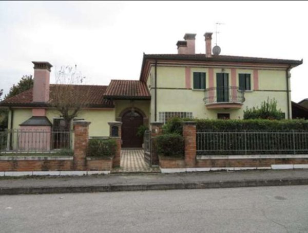 casa indipendente in vendita a Stra