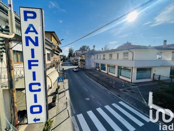 negozio in vendita a Stra in zona San Pietro