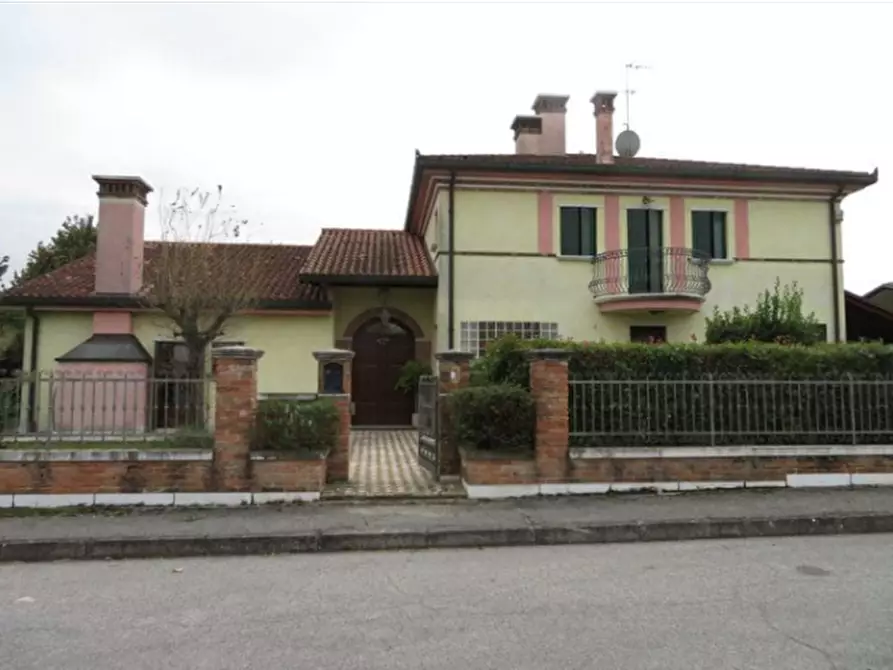 casa indipendente in vendita a Stra