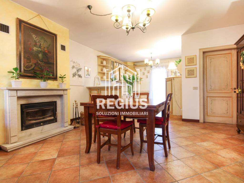 casa indipendente in vendita a Stra