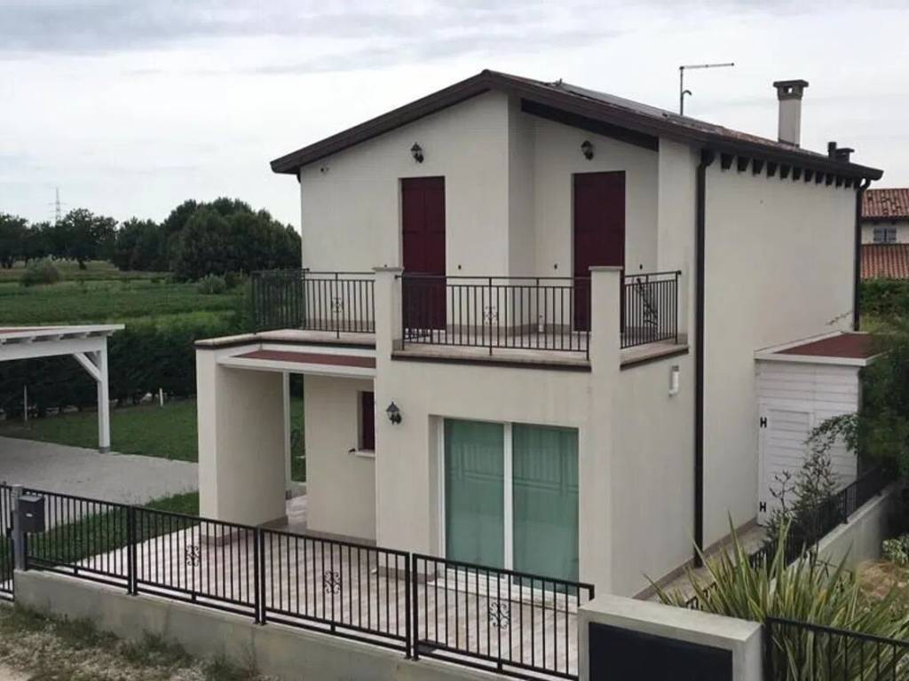 casa indipendente in vendita a Stra in zona San Pietro