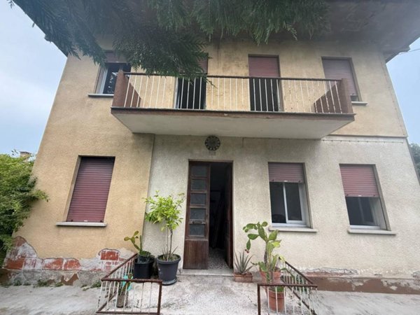 casa indipendente in vendita a Stra