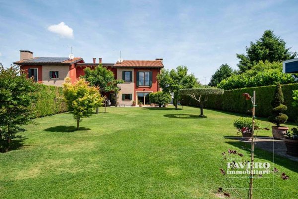 casa indipendente in vendita a Stra