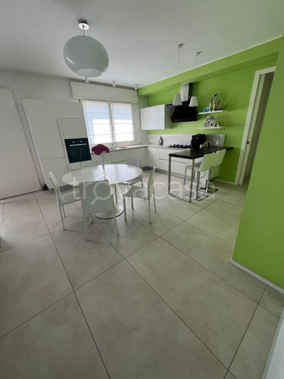 casa indipendente in vendita a Stra in zona San Pietro