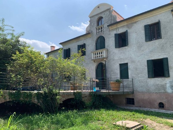 casa indipendente in vendita a Stra