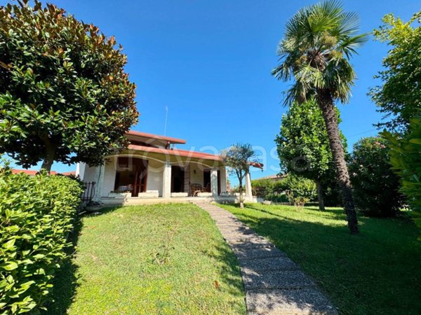 casa indipendente in vendita a Stra in zona San Pietro
