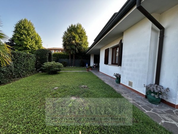 casa indipendente in vendita a Stra