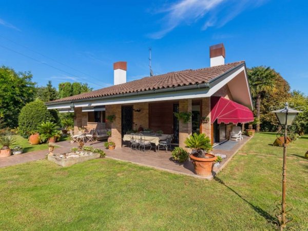 casa indipendente in vendita a Stra