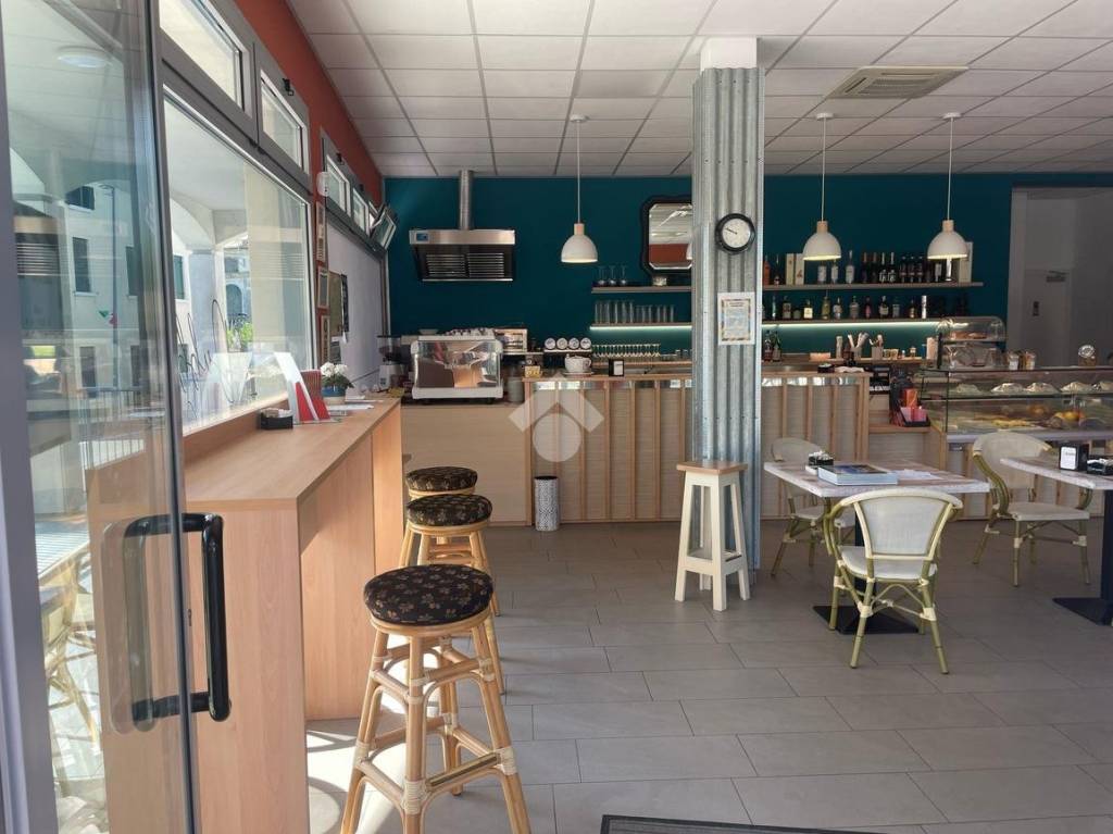 negozio in vendita a Stra in zona Paluello