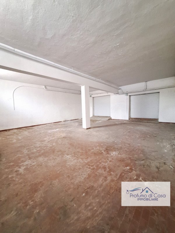 locale di sgombero in vendita a Stra