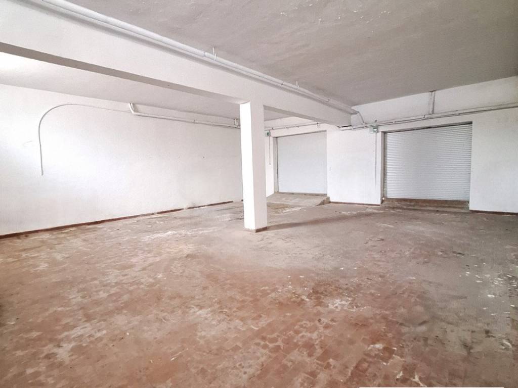 locale commerciale in vendita a Stra