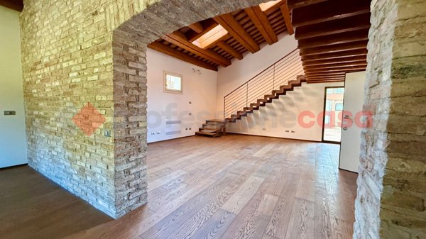 casa indipendente in vendita a Stra