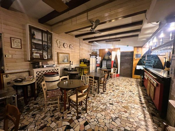 negozio in vendita a Stra in zona San Pietro