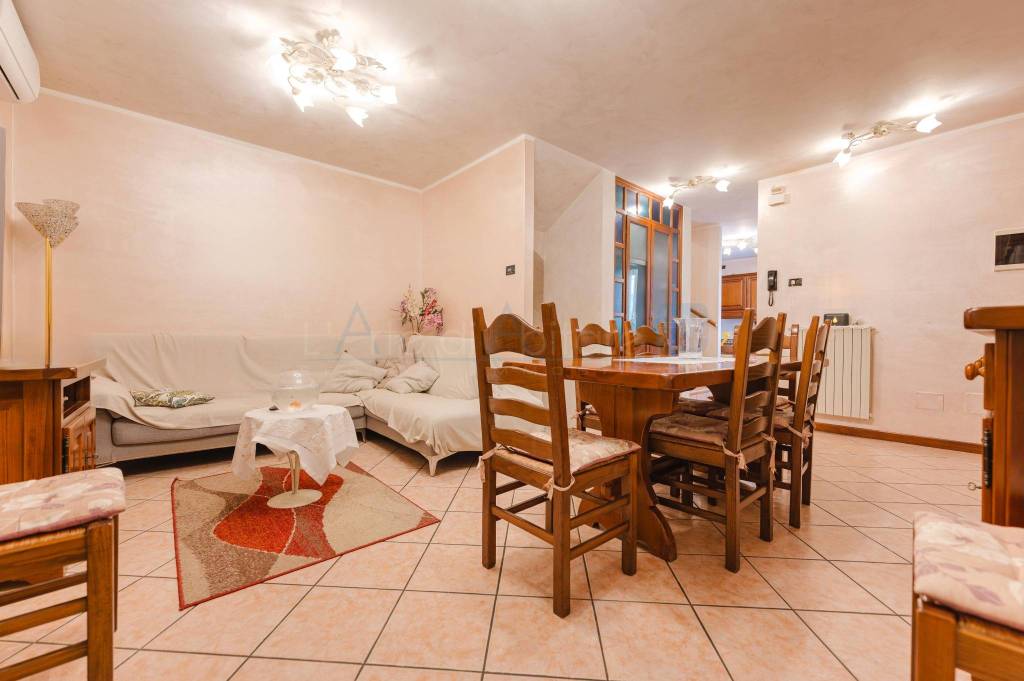 casa indipendente in vendita a Stra