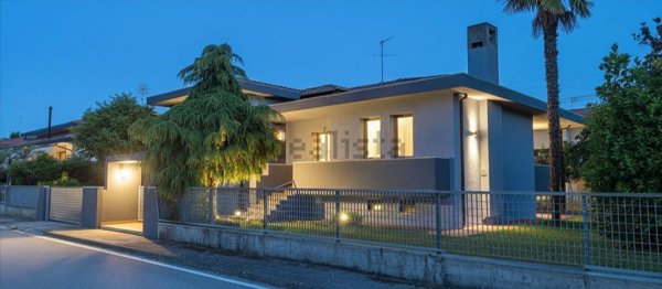 casa indipendente in vendita a Stra in zona Paluello