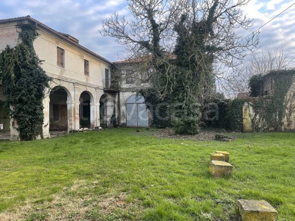 negozio in vendita a Stra in zona Paluello