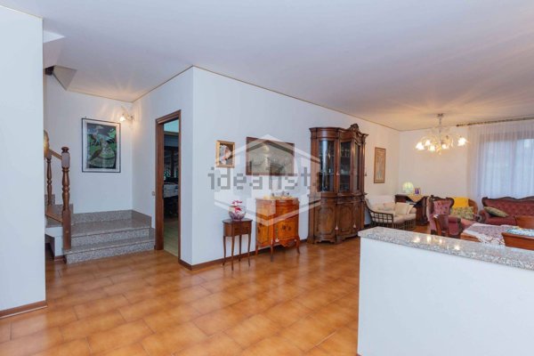 casa indipendente in vendita a Stra