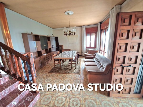 casa indipendente in vendita a Stra in zona San Pietro