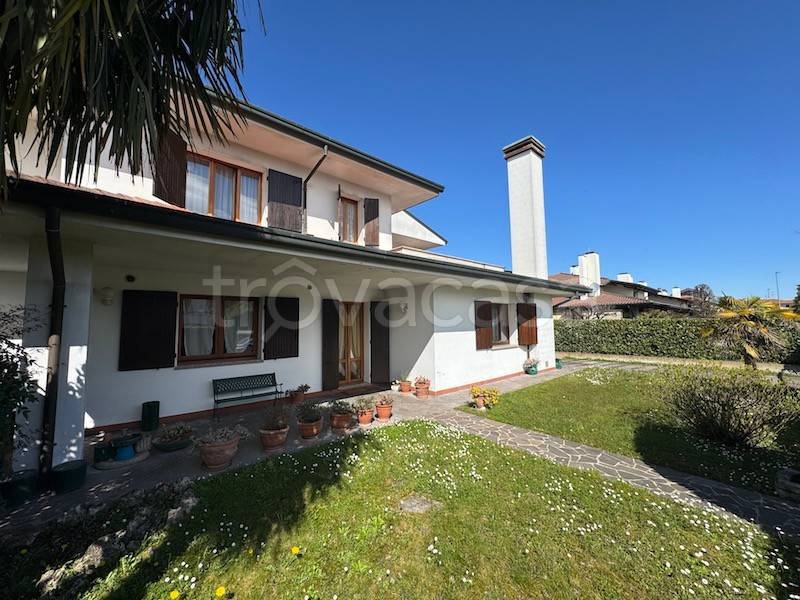 casa indipendente in vendita a Stra in zona San Pietro