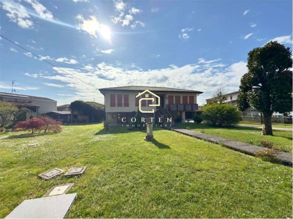 casa indipendente in vendita a Stra in zona San Pietro