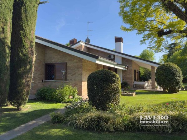 casa indipendente in vendita a Stra
