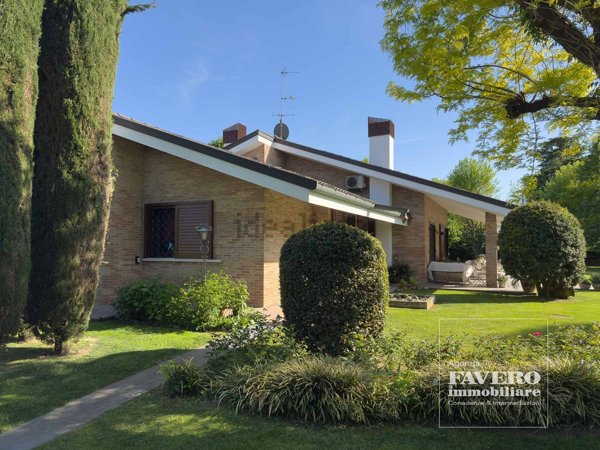 casa indipendente in vendita a Stra